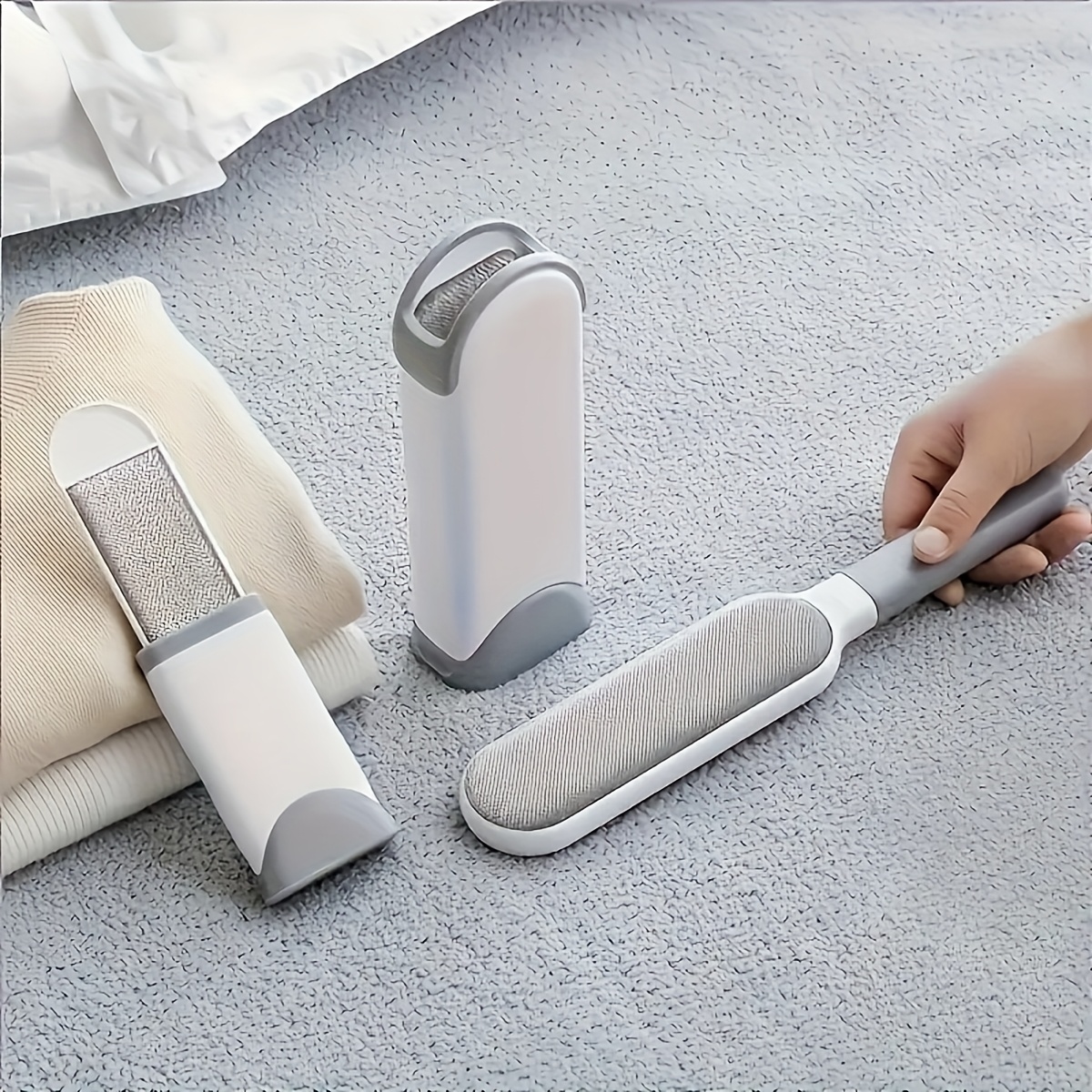 2pcs lint remover for clothes dust and hair removal brush with storage box reusable electrostatic pet hair grip hair remover tool for clothing no power needed plastic handle portable and convenient to store Product details 0