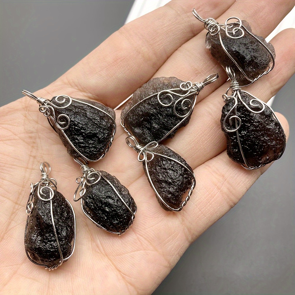 

1pc Black Meteorite Pendant, Saffordite Stone, Rare Natural Crystal Necklace, Gemstone Unique Mineral Rock Irregular Gem For Gifts Women Men Collection