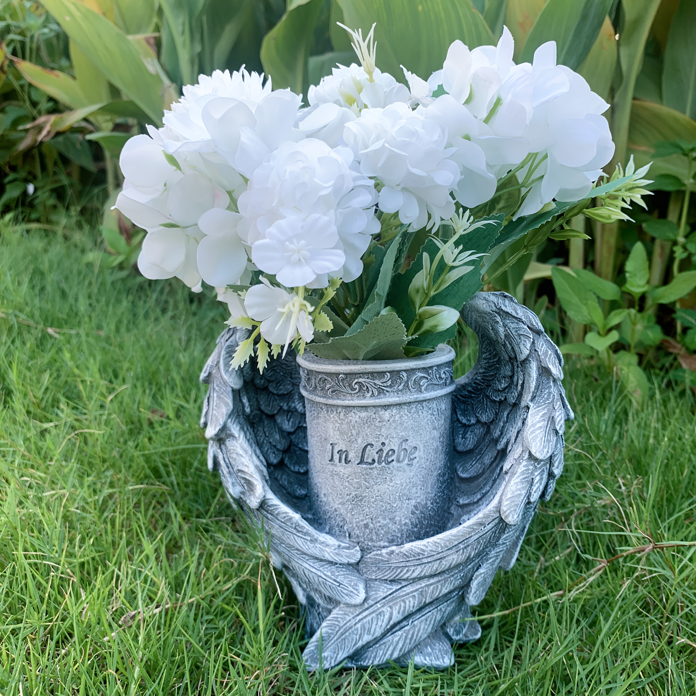A Resin Wing Cemetery Memorial Flower Insert, Suitable For Commemorating , , And Pets In Cemeteries