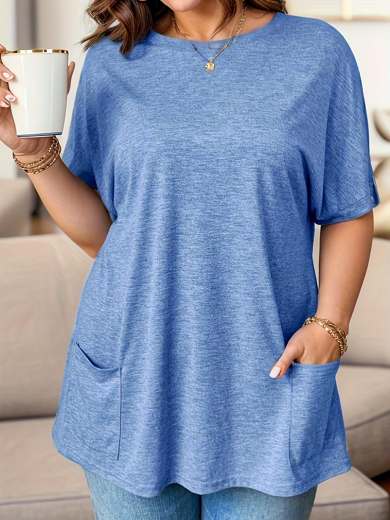 Plus Size Women's Elegant Round Neck Short Sleeve T-Shirt - Solid Color with Chest Pocket, Machine Washable, Spring Summer Fall Casual Top, Ladies T Shirts, Seasonal Versatility, Sophisticated Casual, Comfortable Texture