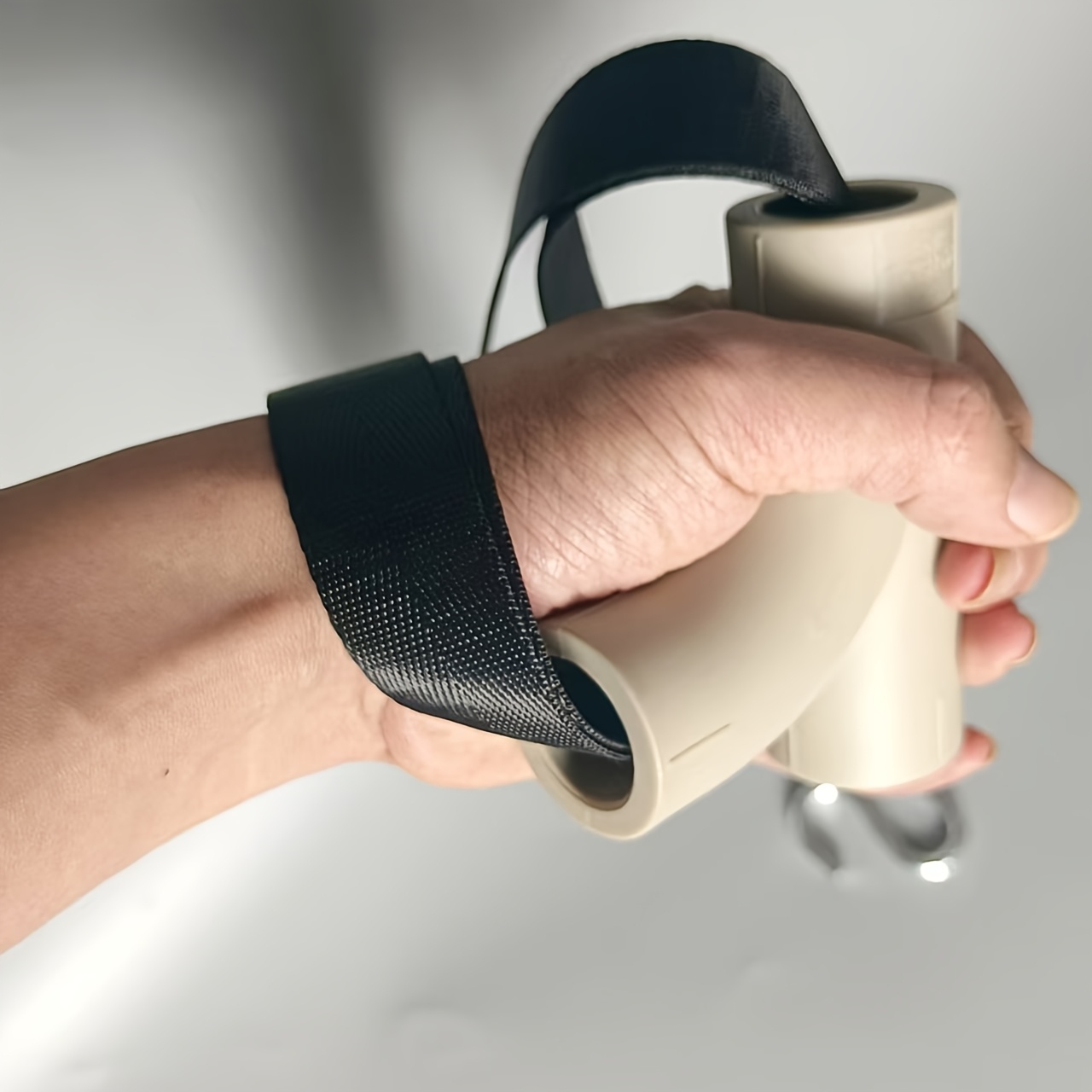 1pc gray pp wrist strengthener equipment r shaped forearm thumb trainer for   grip   for   levels grip training tool ergonomic grip   design Product details 3