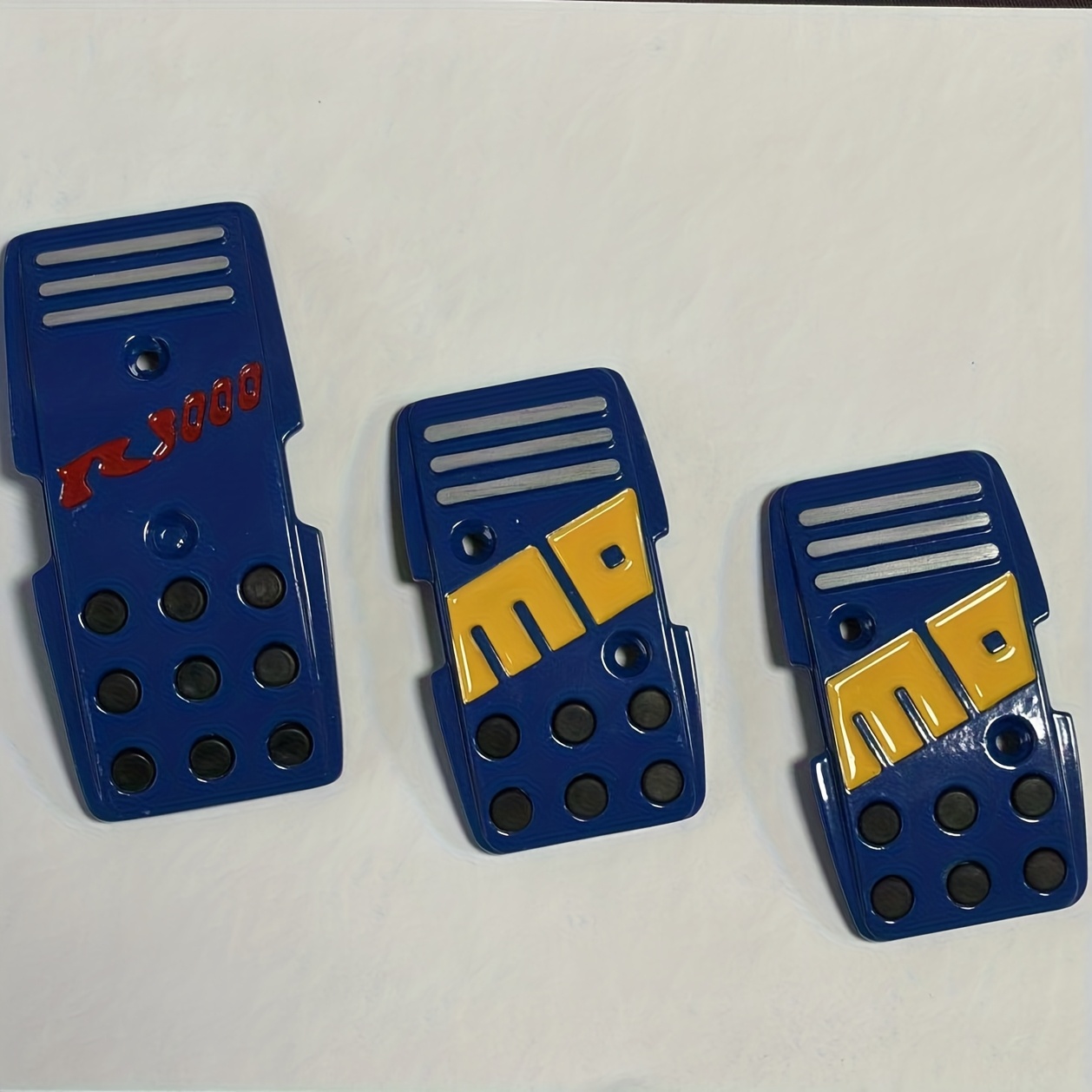 TEMU Momo Style Aluminum Racing Car Accelerator Brake Pedals Clutch Pedal Foot Pedal Decoration For Manual Transmission Car