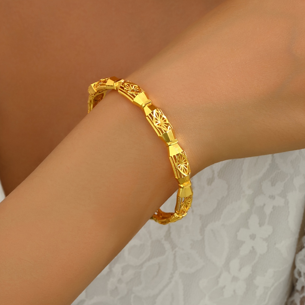 Bracelet Jonc Vintage Plaqué - Occasion, Style Intemporel