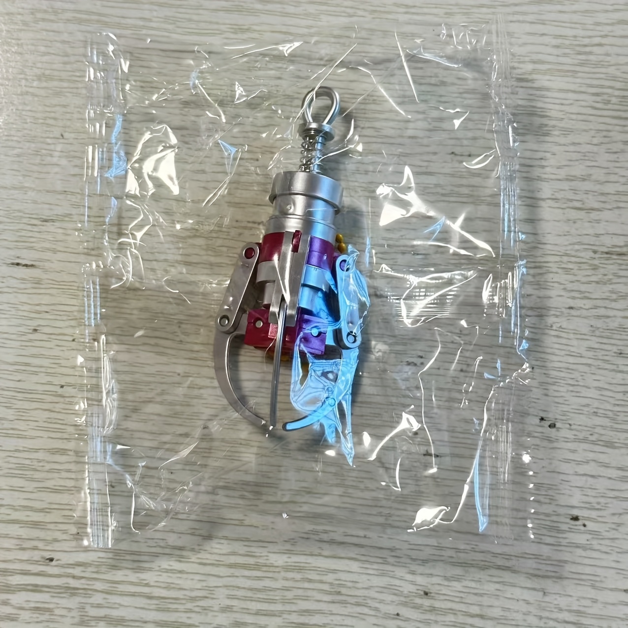 TEMU 1-pack Retractable Claw Keychain - Decorative Car & Backpack Charm With , Durable Mini Keychain For Women, No Power Needed