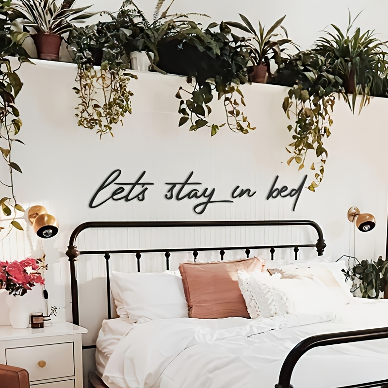 

A Set Of Text Decorating Bedroom Beds, Featuring Self-adhesive Sparkle, Phrases, Party Gifts, Housewarming Party Favors, And Winter Neighbor Presents.