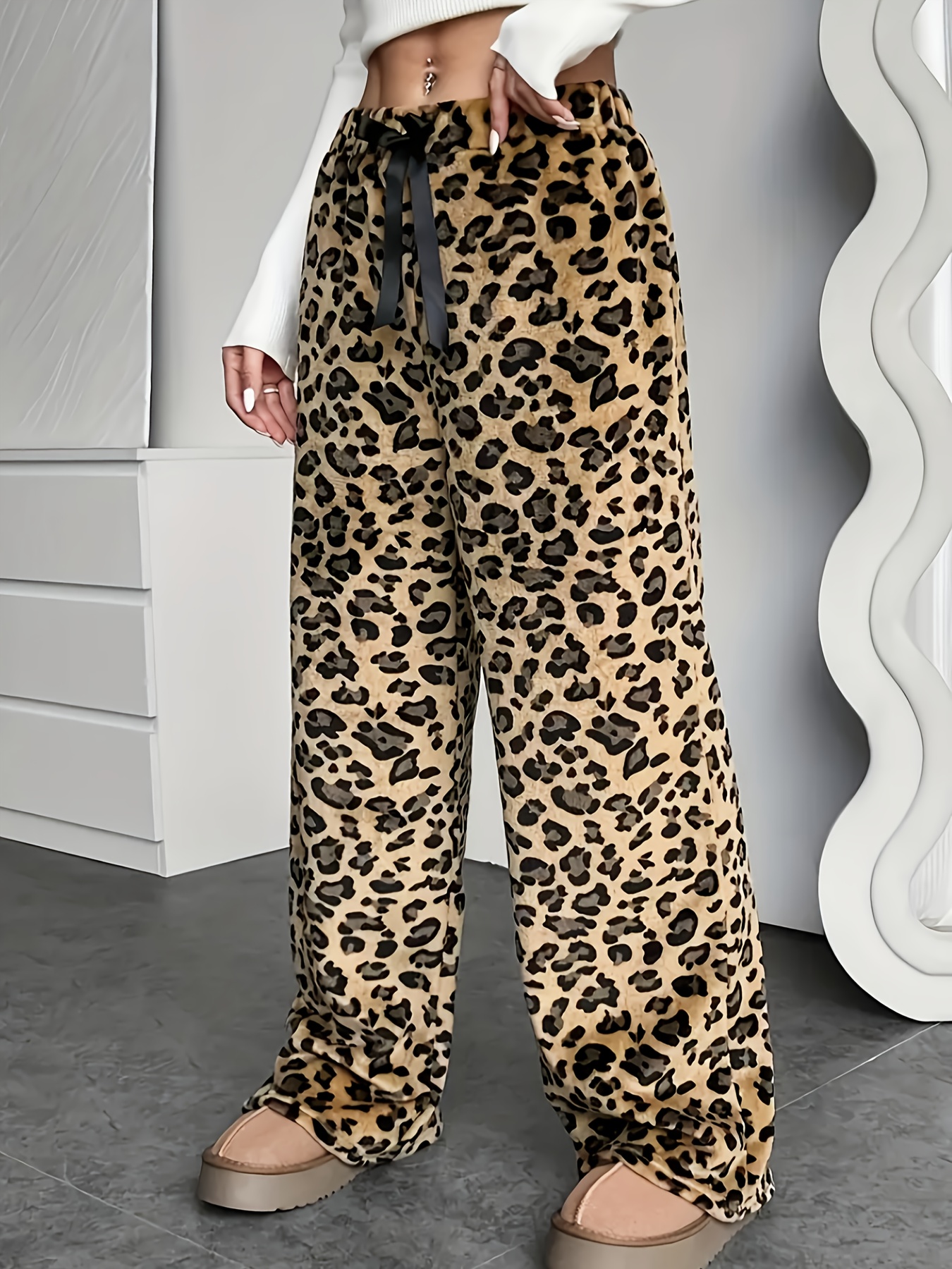 1pc Women's Plus Size Leopard Print Plush Joggers with Elastic Waistband,  Casual Polyester Running Pants Suitable for Tall Women