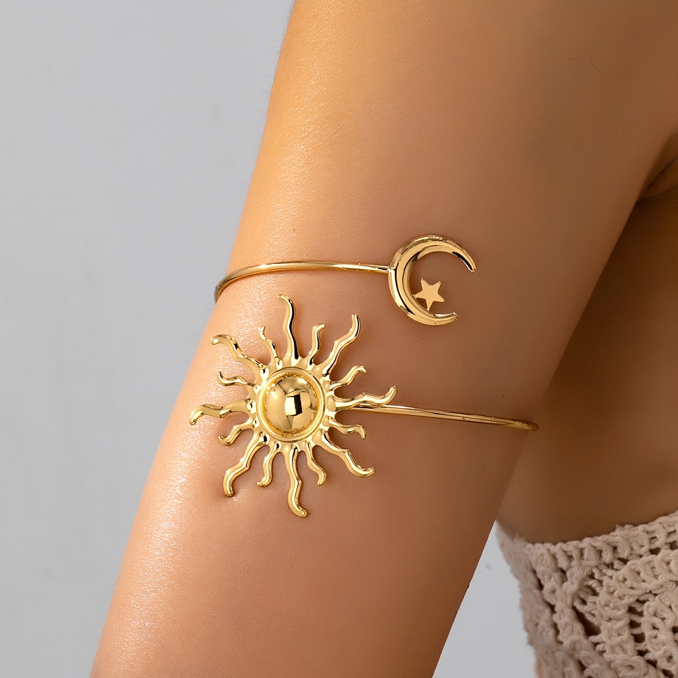 TEMU 1pc Bague Ronde avec Pendentif Soleil Lune Style Bohème Tendance, Bracelet d'Été pour Femmes