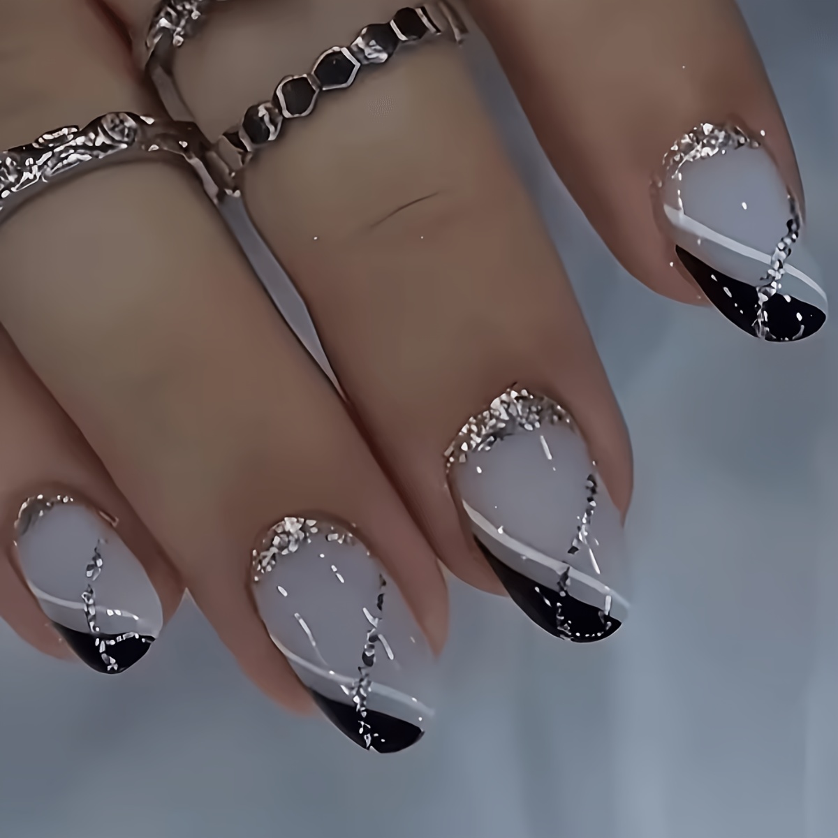 24pcs Short Oval European/ Style Black Glitter With , Glossy Shiny Artificial Nail Tips, Removable Press-on Nails, Suitable For All Women, Includes Nail File And Jelly Glue