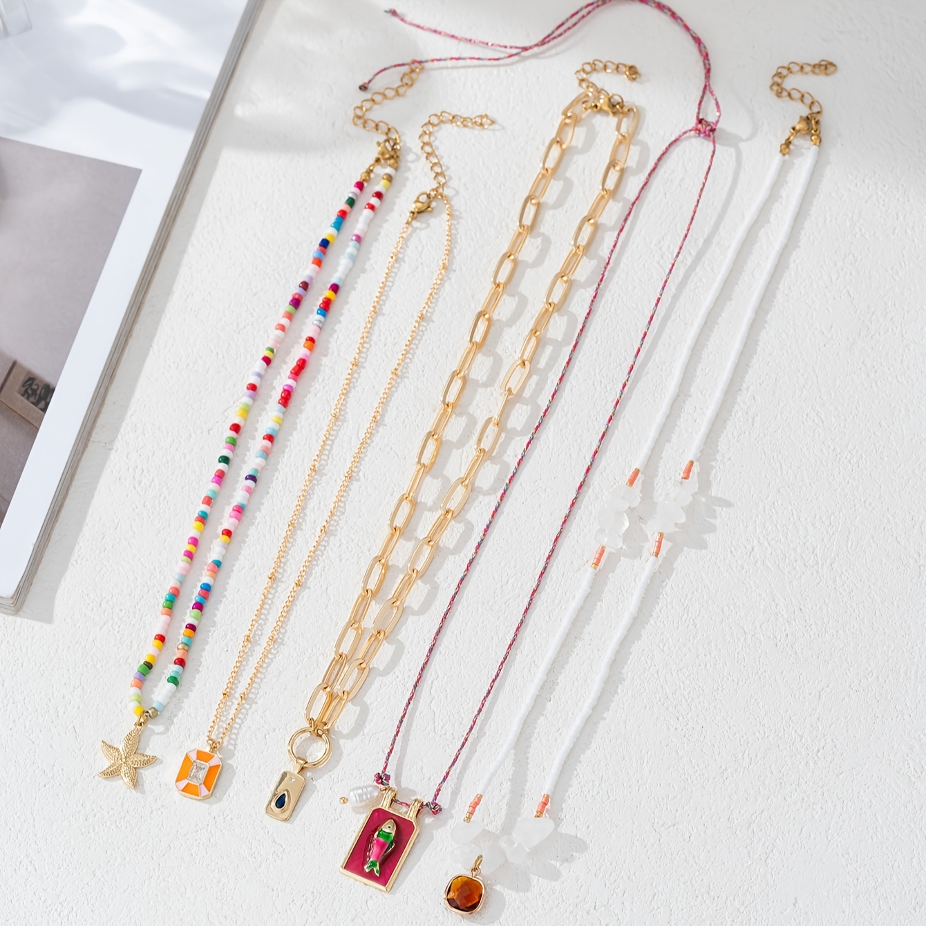 E-shop 5-teiliges Modisches Damen-Anhänger-Halsketten-Set, Bohemian Perlenfisch Seestern-Anhänger, Unregelmäßiger , Schlüsselbeinkette, Mehrschichtige