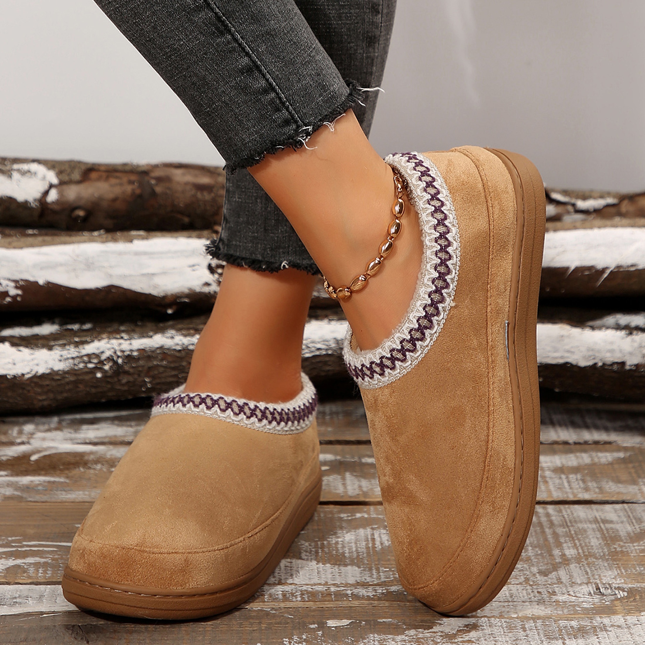 

Winter Padded Cotton Shoes For Women - Low Top Plush Snow Boots With Fashionable Style And Thickened Insulation.