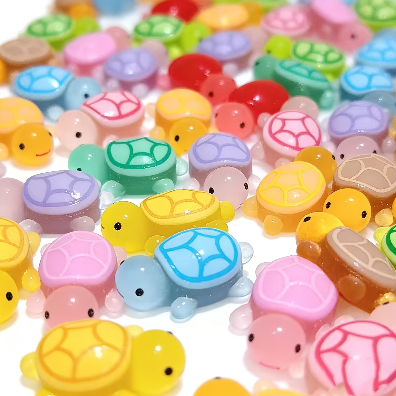 36 stück leuchtende mini-harzschildkröten, leuchtende kleine schildkröten mit versteckten miniaturfiguren, kleine meerestierfiguren aus kunststoff für feengärten, miniaturlandschaften, spielzeughäuser,  -bastelarbeiten, zufällig gemischte farben
