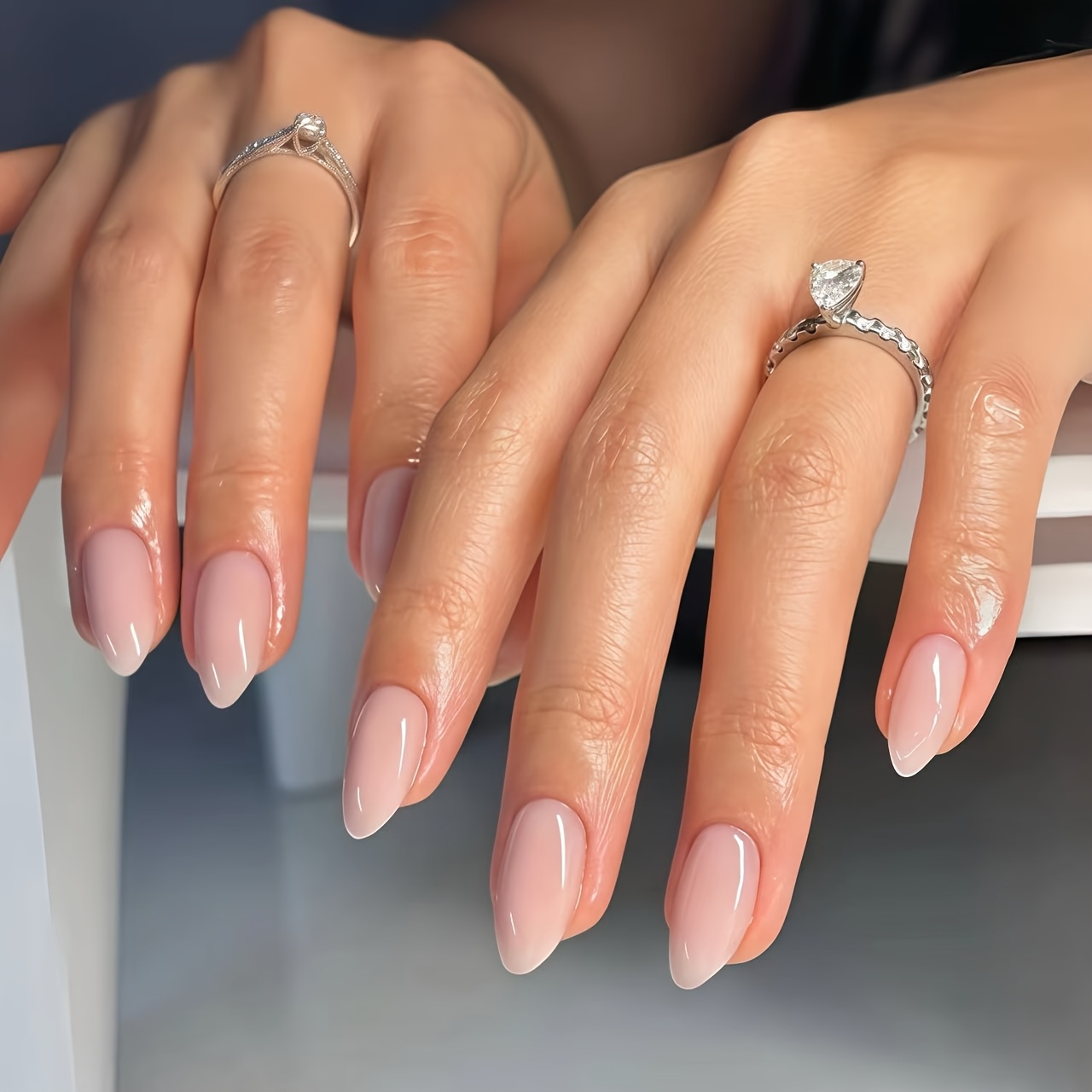 E-shop Frühling-Sommer Minimalistische Nude Mandelnägel, Unverzichtbar für Alltagsmode und Pendler, Perfektes Geschenk für Frauen zu besonderen