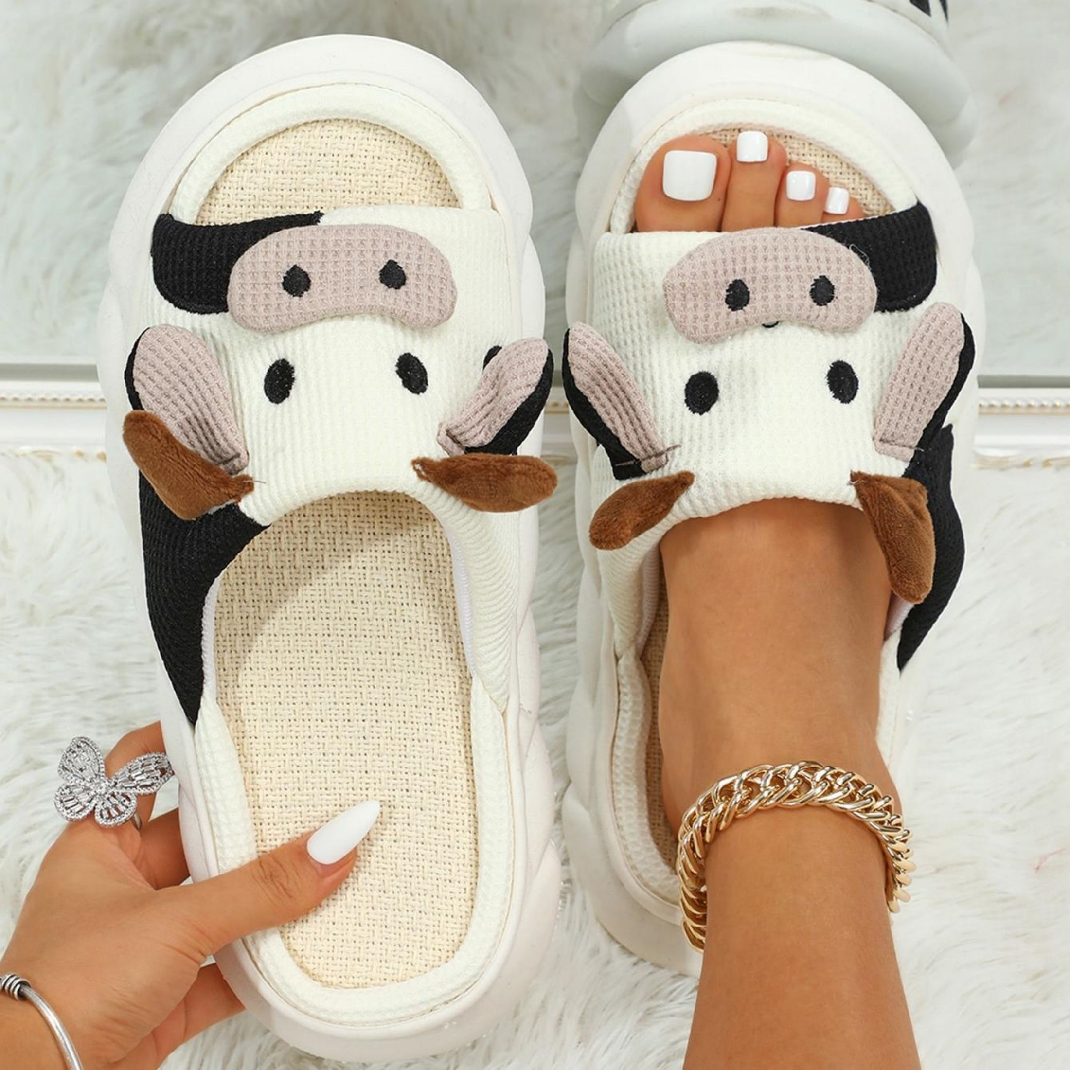 

Women's Cute Cow Slippers Thick Bottom Comfortable Breathable Casual