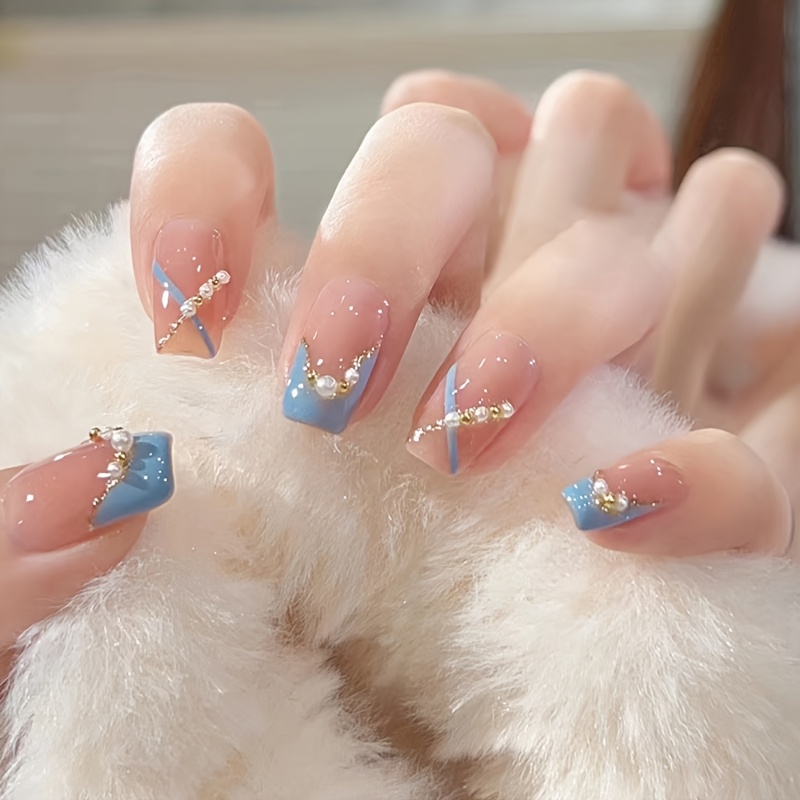 24pcs of glossy short square   nails with a blue gradient and floral   design accompanied   jelly   and a nail file   long nail accessories are handmade high quality and   friends birthdays anniversaries and valentines day Product details 0