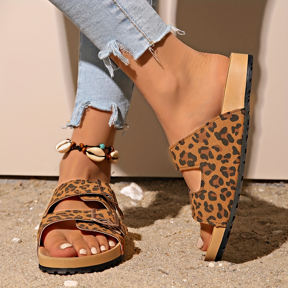 sandales à imprimé léopard pour femmes - boucle réglable, confortables à enfiler avec design à bout ouvert,   en tissu  , semelle en caoutchouc, chaussures toutes  , chaussures décontractées dextérieur | sandales à imprimé léopard | sandales à semelle en caoutchouc Détails du produit 3