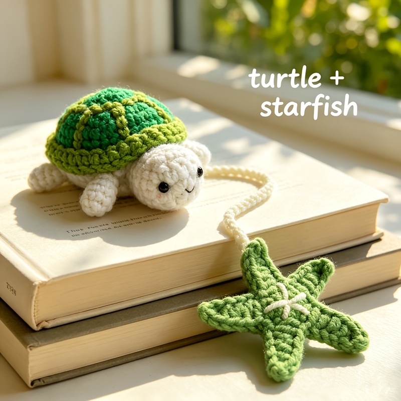 Image of 1pc Hand-knitted Cute Turtle Bookmark, Vibrant Crochet 3d Turtle Design, Yarn Material, Ideal Gift For Readers, Multifunctional Use, Used As Curtain Tie, Car Decoration