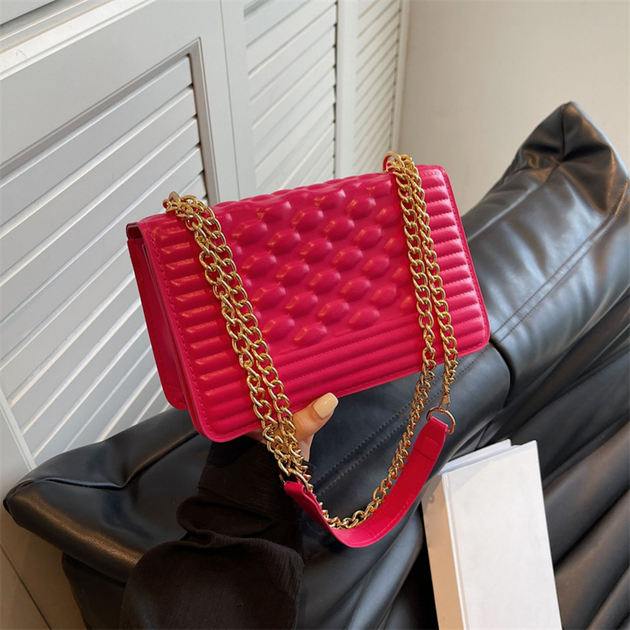 

Women's Detail Chain Flap Lightweight Casual Embossed Square Bag