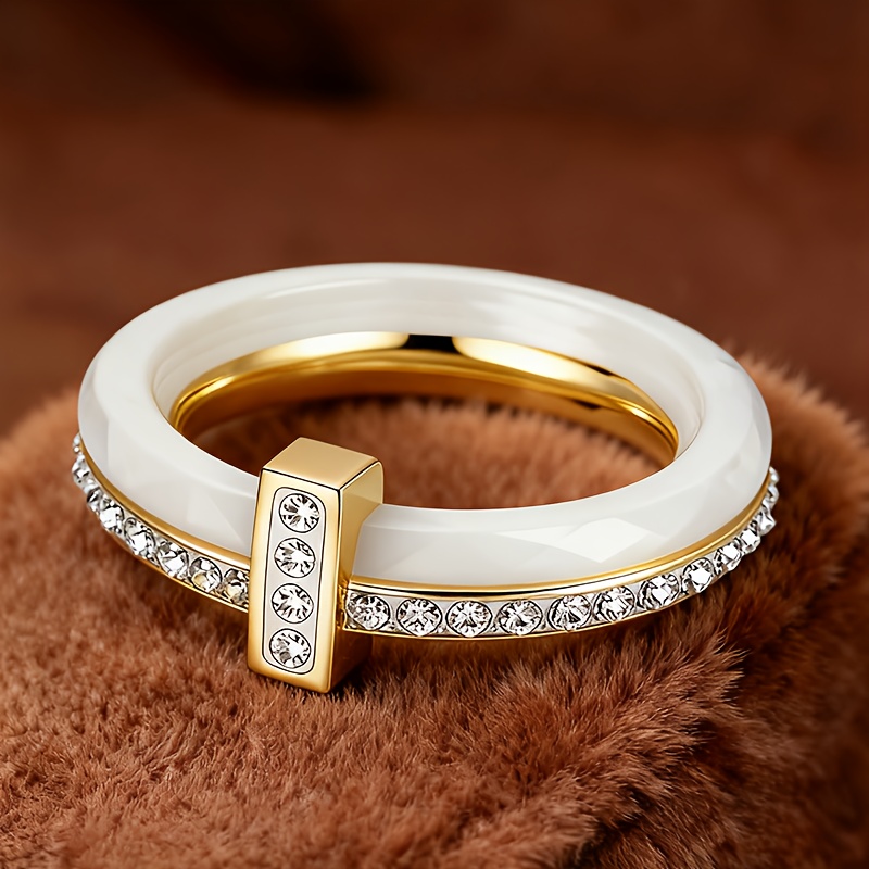 Image of Light Inlayed Ring, Trendy And Versatile Design, Unique And Stylish Women's Finger Ring, Suitable For Daily Wear