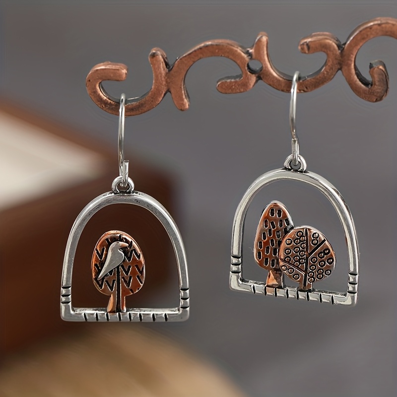 1pair Of Artistic Retro Copper Earrings, Leaf Earrings, Bird-shaped Patterns, And Creative Jewelry For And Parties
