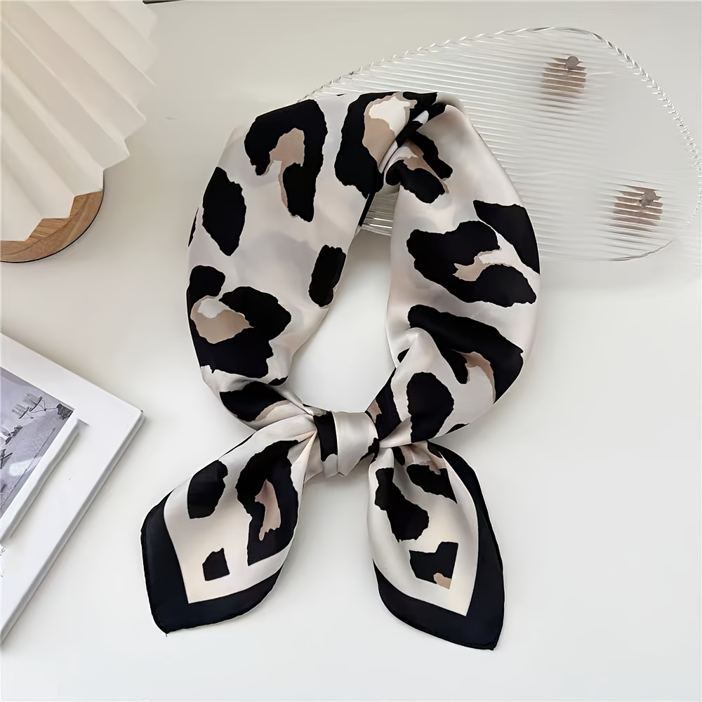 E-shop Damenschal – Eleganter Weißer Leopardenmuster Quadrat-Schal aus Luxuriösem Polyester, 27,56 Zoll – Perfektes Mode-Accessoire für den Hals