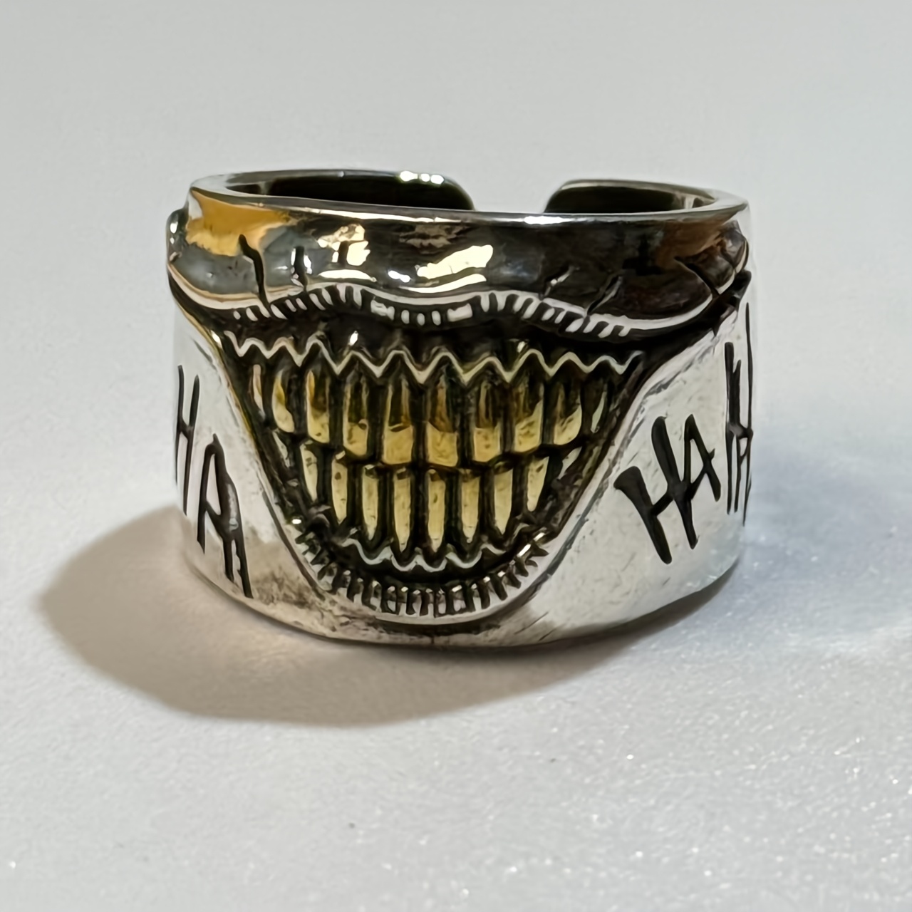 TEMU Wb Warner . Dark Style Joker Grinning Ring | 2 Styles Available, Retro Distressed And Grinning , Engraving, Statement Jewelry With Strong, Fits