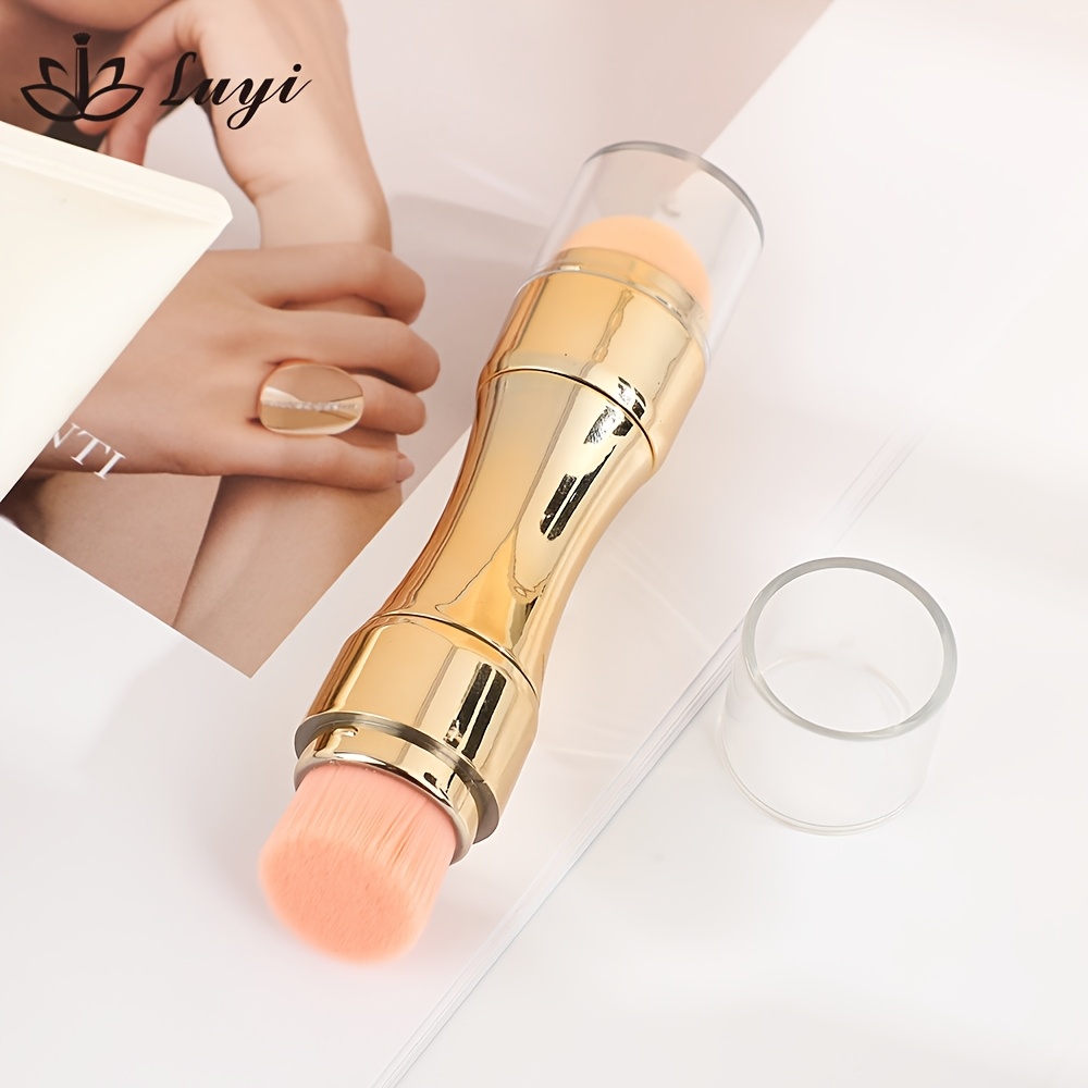 Four-in-one Makeup Brush Set. Includes A Liquid Foundation Sponge Tip, A Powder Brush Head, An Eyebrow Brush, And Is Portable For Easy Use