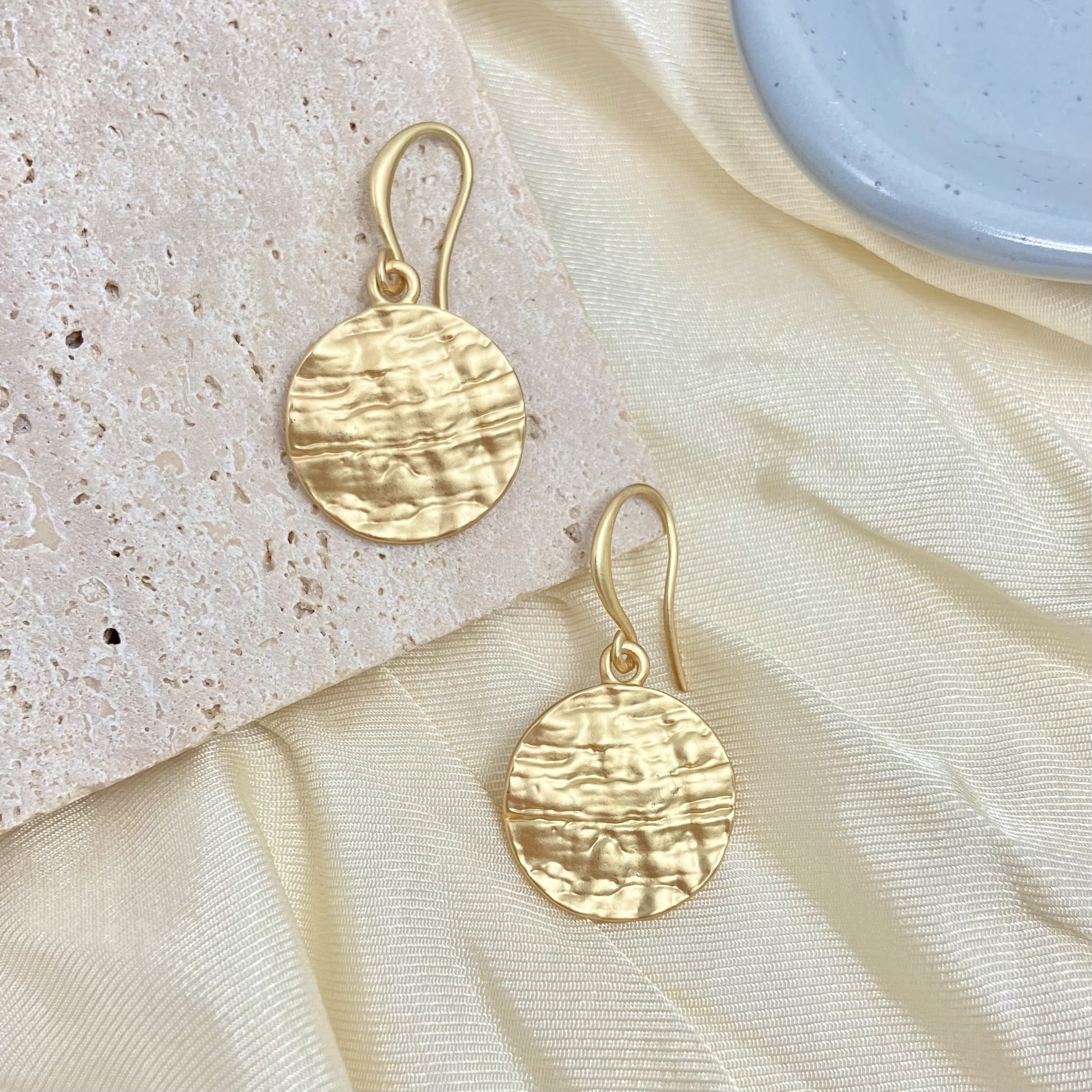 

Vintage Textured Disc Drop Earrings, Zinc Alloy With Stainless Steel Ear Needle, No Mosaic, Dangle Earrings For , Valentine's Day Gift, Suitable For All