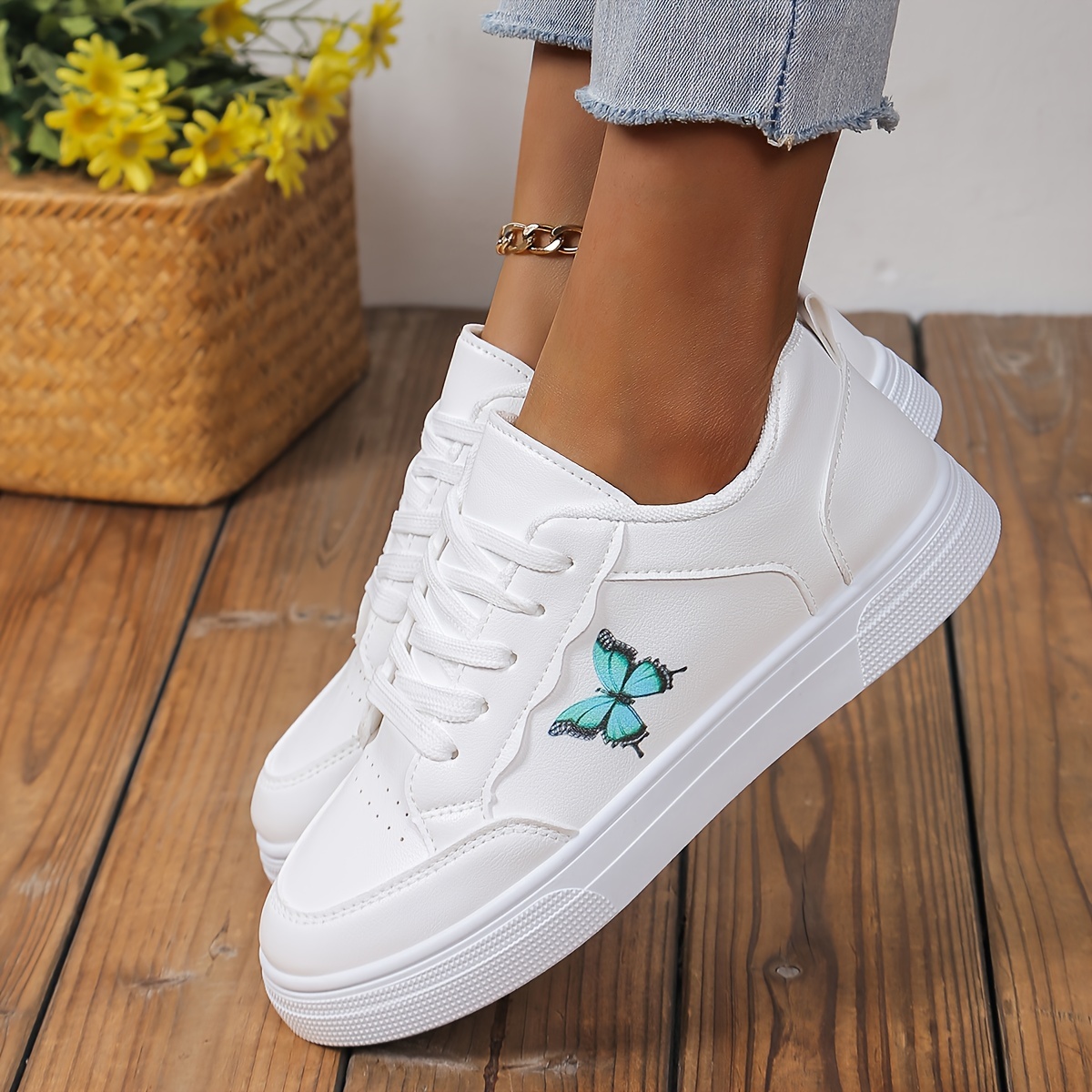 

Women's Butterfly Print Skate Shoes, All-match Round Toe Low Top Sneakers, Casual Lace Up Walking Flat Trainers