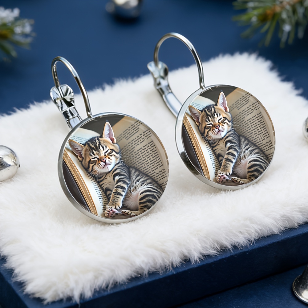 TEMU Docile Cat Sleeping French Earrings, Alloy Material, Glass Inlaid, Women's Fashion Gifts, Suitable For Daily Wear With Exquisite Earrings