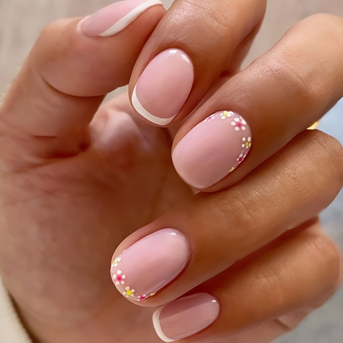 Image of 24pcs Detachable Floral Pattern Fake Nails Suitable For Women' Wear + 1pc Of Jelly Glue + 1 Nail Buffer Strip