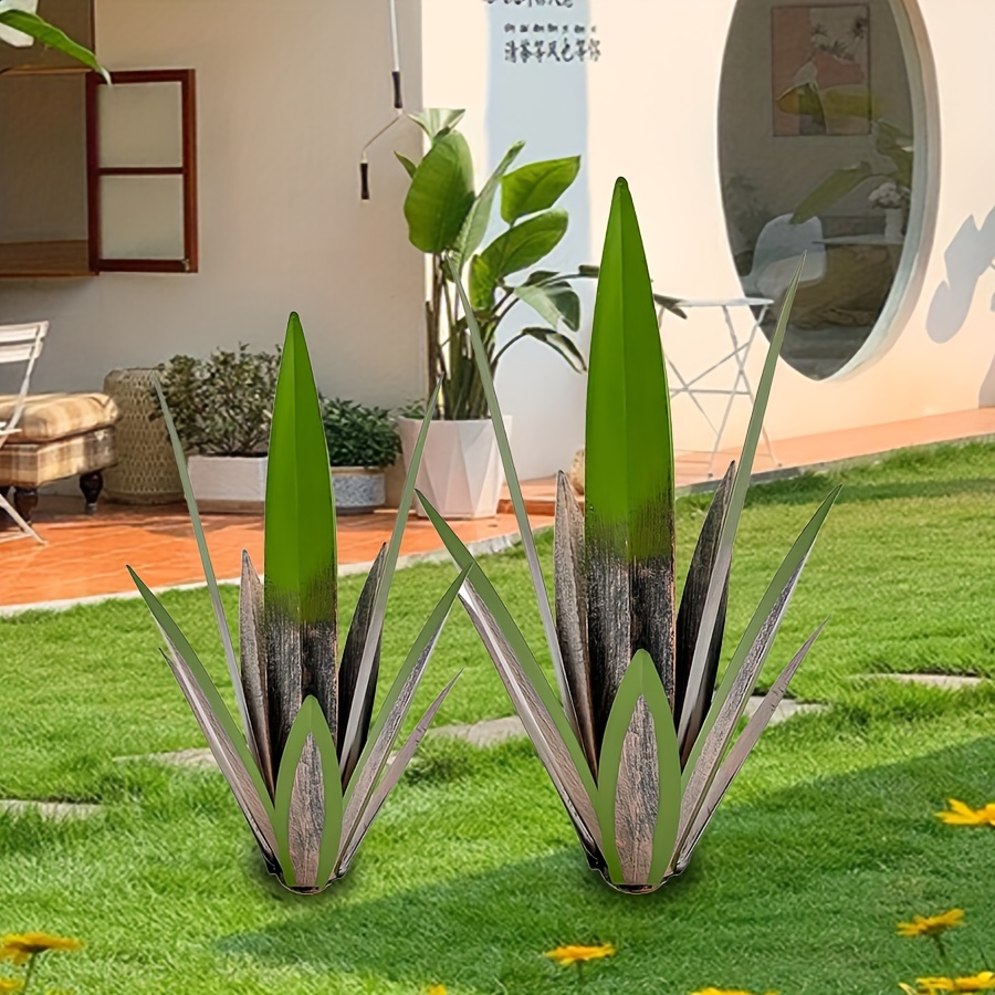 

2pcs Rustic Sculpture, Metal Agave Plant Home Decor, Rustic Hand Painted Metal Agave Garden Ornament