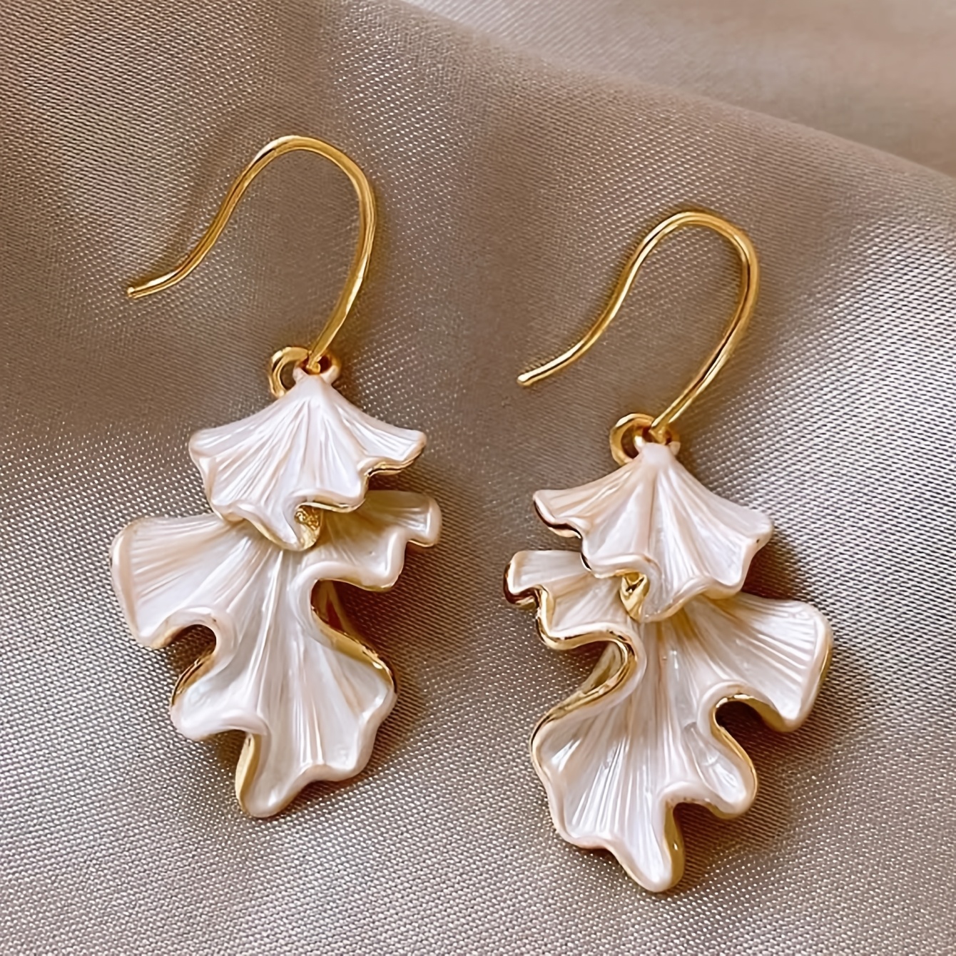 Image of 1 Pair Easy Temperament Elegant Gentle Minimalist White Enamel Drip Oil Skirt Design High-end Sense Earrings Suitable For Women' Casual Prom Wear