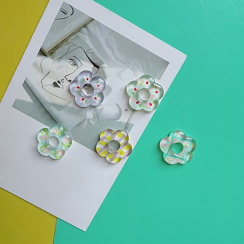 20pcs Floral Cut-Out Flower Pendant Accessories for DIY