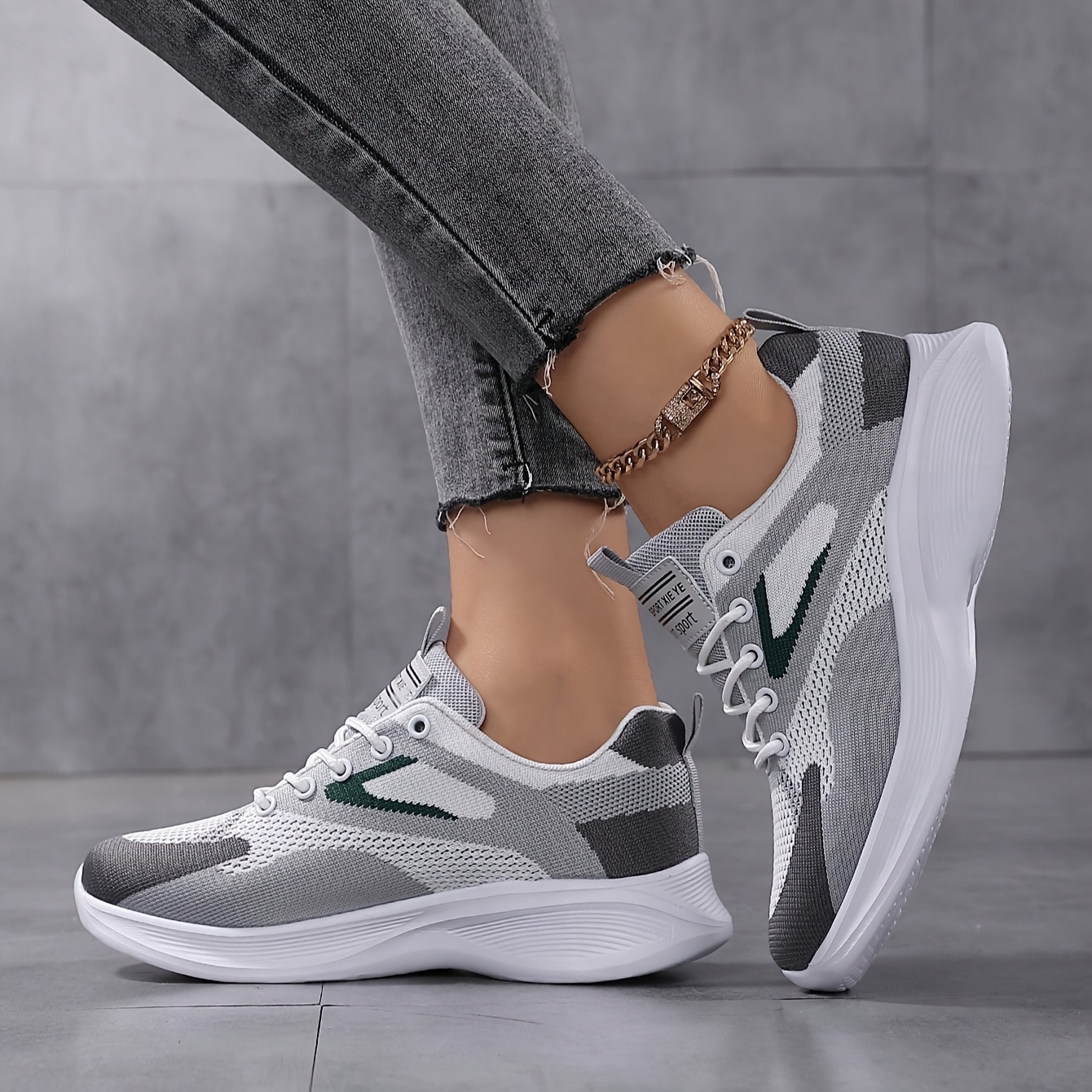 Women's Lightweight Minimalist Low-Top Knit Sneakers