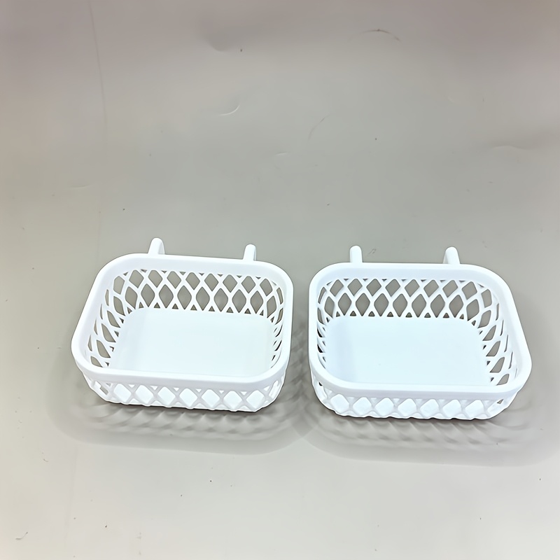 TEMU Juego de 2 cestas colgantes de almacenamiento para paneles de perforaciones, cestas organizadoras prácticas, accesorios para sala de