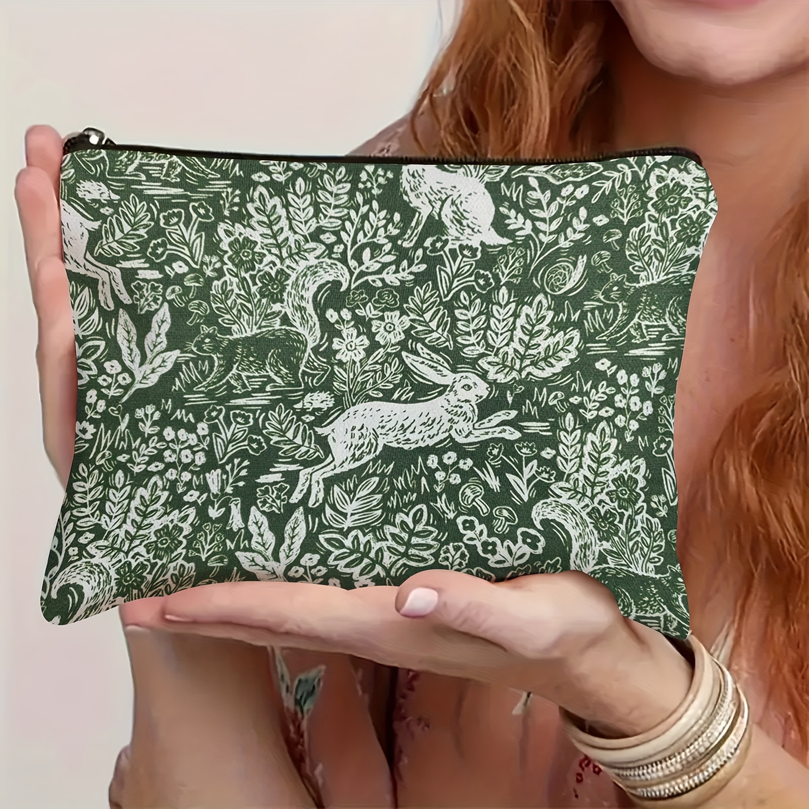 

Chic Green Rifle Canvas Makeup Bag With Rabbit & Squirrel Design - Casual Zippered Cosmetic Pouch, Hand Washable