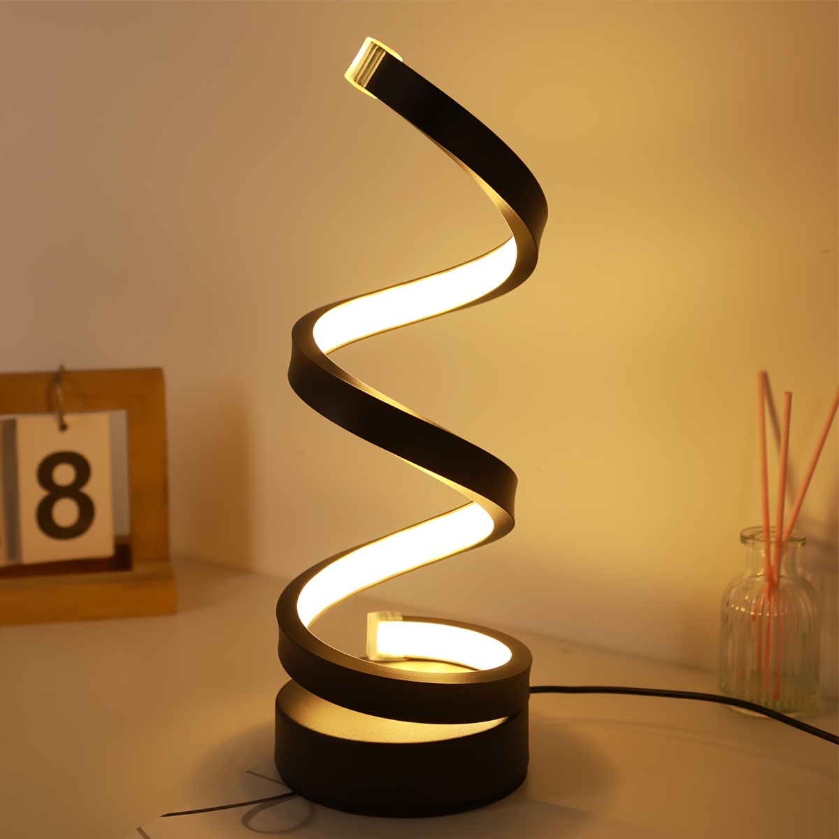 

1pc Modern Minimalist Spiral Patterned Desk Lamp With 3 Color Changes, Suitable For Creative Decoration, Atmosphere Lighting, Night Light In Living Room, Bedroom, Dining Room, Bedside, Etc