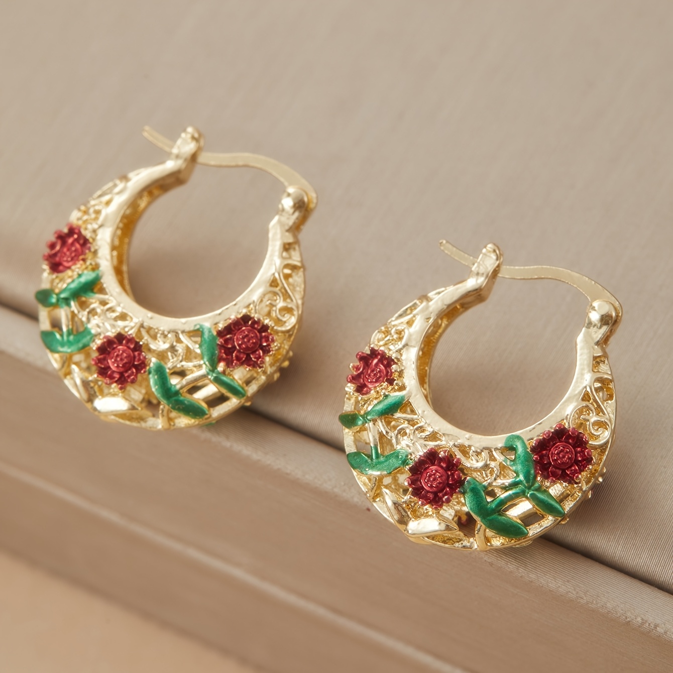 TEMU Pendientes de aro asimétricos huecos de moda, perfectos para banquetes, regalo de aniversario para pareja, joyería para orejas, sin batería