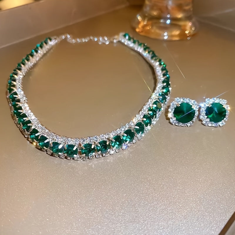 TEMU A Vintage Green Necklace And Earring Set, Featuring A Subtly Luxurious Design That Highlights , Wear, Formal Outfits, Parties, And Holiday Gifts