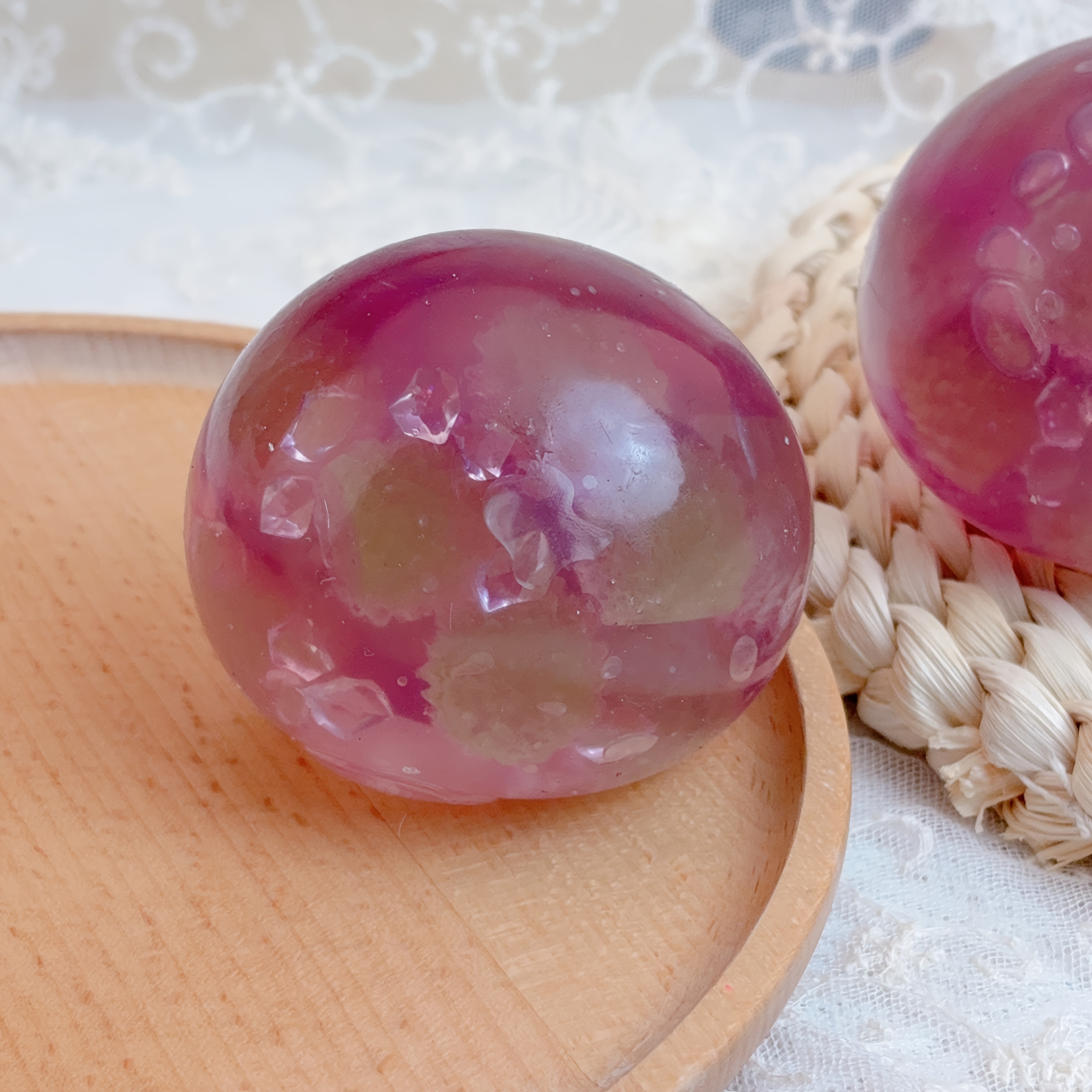 1pc Grape Squeeze Ball, Squeeze Relaxation Toy, Perfect Gift for Christmas, Thanksgiving, Halloween, Birthday and Graduation, Suitable for Various Festivals, Fun Toy to Share with Friends