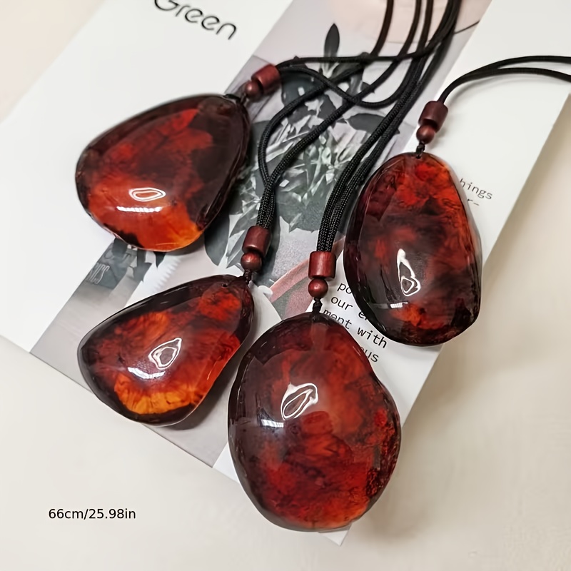 Fashion Amber Pendant Necklace for Daily Wear, Irregular Shape