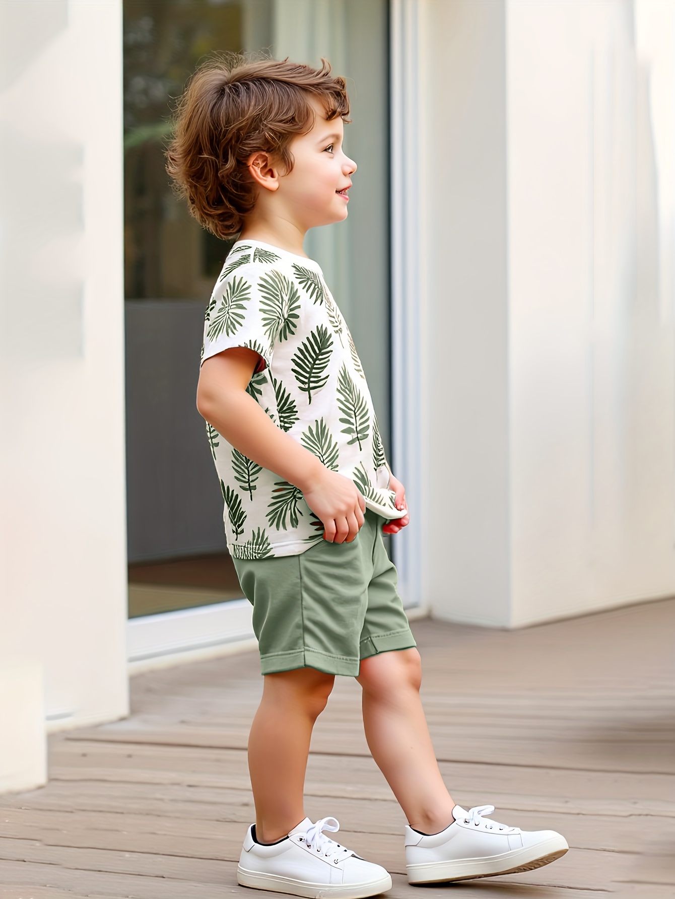 2pcs set of boys' clothing, summer short-sleeved round-neck T-shirt with leaf print and boy's fashionable shorts for summer outings, Perfect for Outdoor
