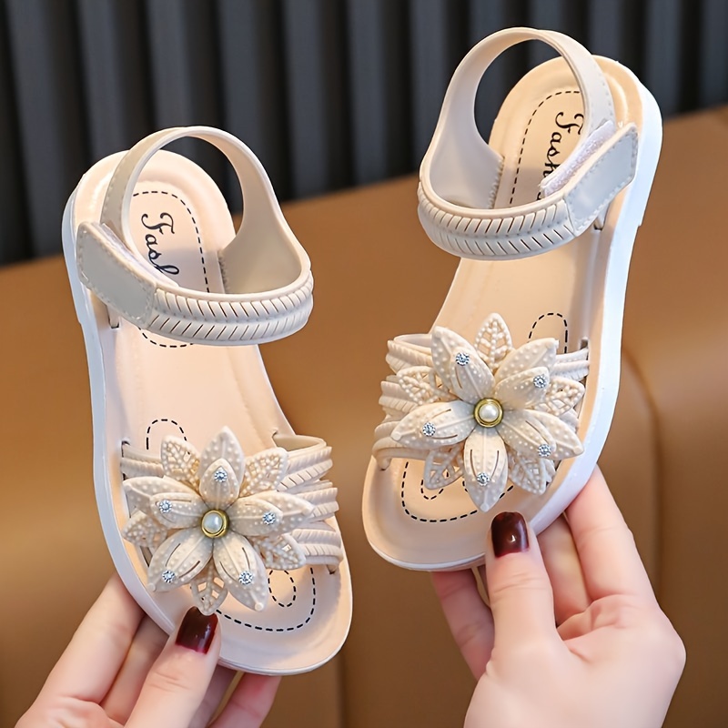 Soft and Comfortable Princess Sandals for Little Girls: Floral Design, Low Heel, and Lightweight Construction