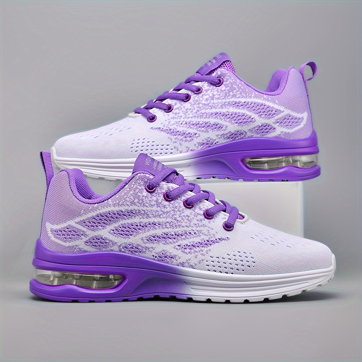 Image of Ladies' Lightweight Sports Shoes Knitting Technology Are Perfect For Sports And Casual Daily Wear.