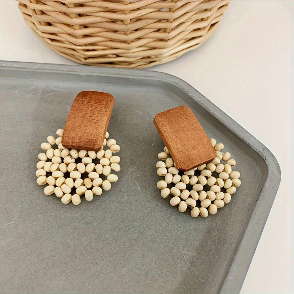 E-shop Neue Urlaubs-Style Rattan Gewebte Geometrische Holz Retro Bohemian Handgefertigte Gewebte Geometrische Holzperlen Ohrringe Damen Europäische und