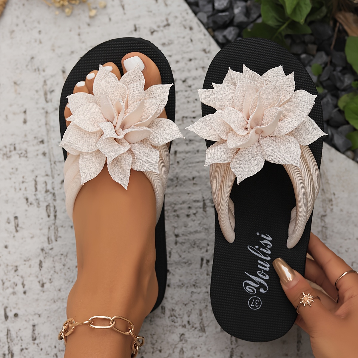 Image of European And American Women's Fashion Floral Casual Flip-flops, Women Shoes