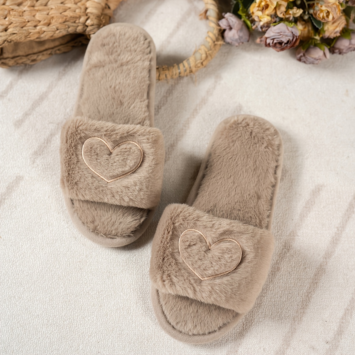 TEMU New Women's Home Slippers With Fashionable Cartoon Heart Embroidery, Slip-on Comfortable Flat Indoor Bedroom Furry Slippers, Women Shoes