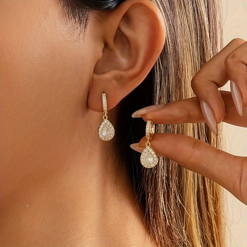 Image of 1 Pair Of Elegant And Fashionable Circle-shaped Teardrop Pendant Copper Earrings, With Sparkling Synthetic Cubic Zirconia, Perfect For Women' Versatile Holiday Decoration