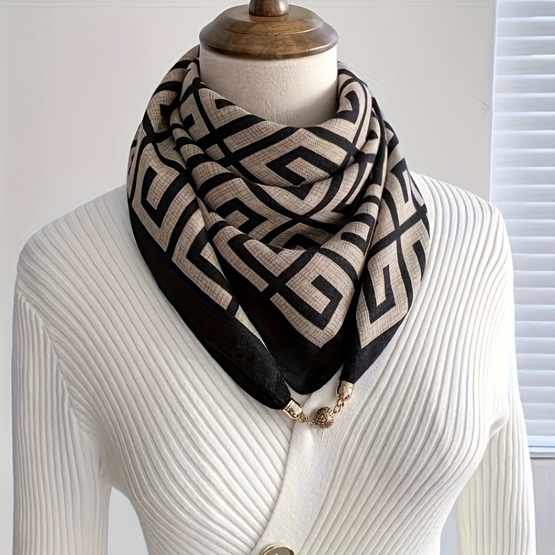 

Elegant Magnetic Clasp Triangle Scarf For Women, Vintage Thin Neck Scarf, Geometric Pattern Bandana, Casual Autumn Winter Accessory, Sophisticated Square Kerchief
