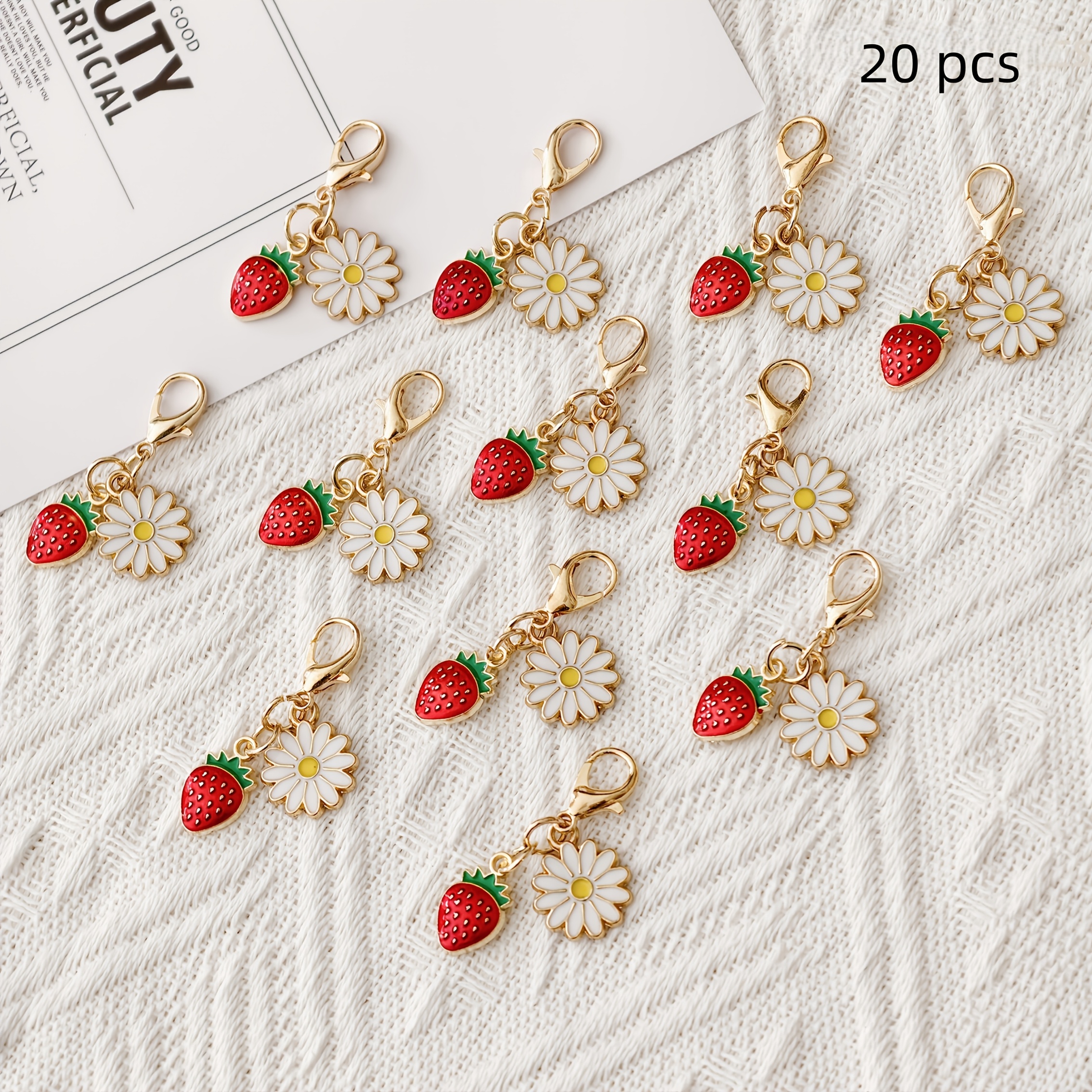TEMU Lot de 20 porte-clés doux fraise et marguerite, breloques pendentifs à effet d'huile dégoulinante avec fermoirs mousquetons, accessoires main